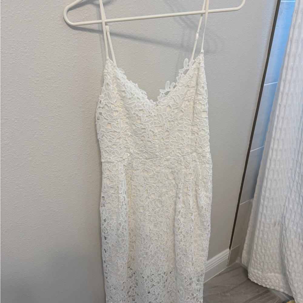 Astr White Lace midi Dress